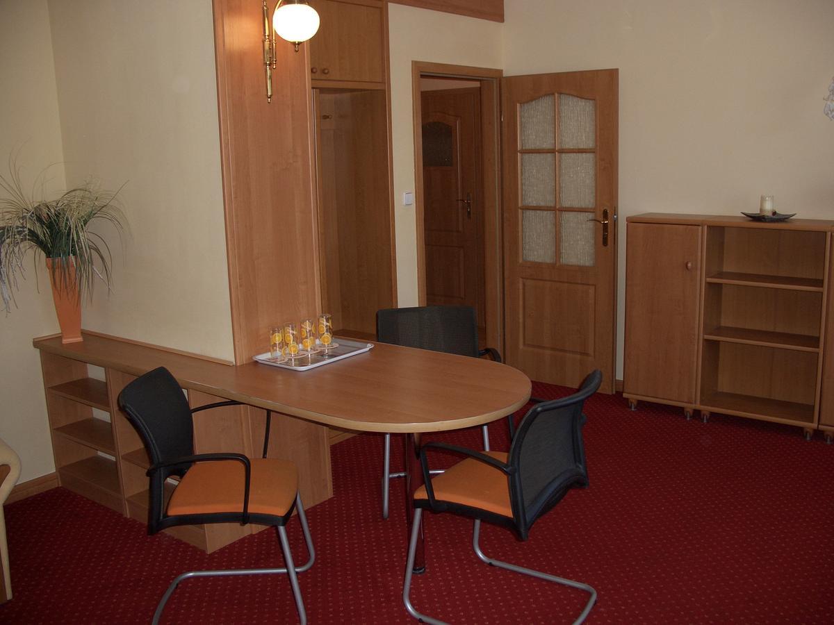 Hotel Alga Ustka Exterior foto